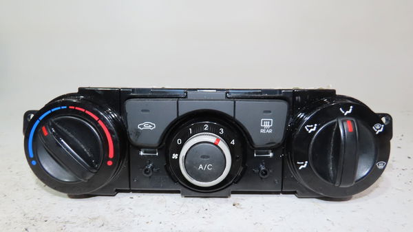 Commande de chauffage Hyundai I20 I (PB, PBT) 1.1 crdi (2012-2015)