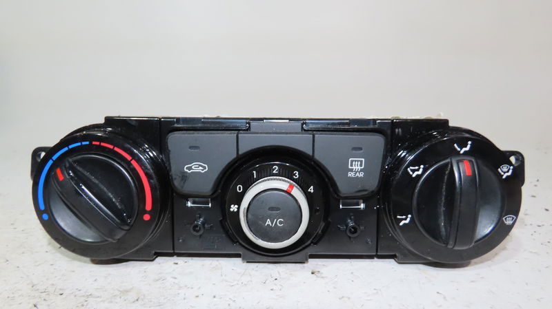 Commande de chauffage Hyundai I20 I (PB, PBT) 1.1 crdi (2012-2015)
