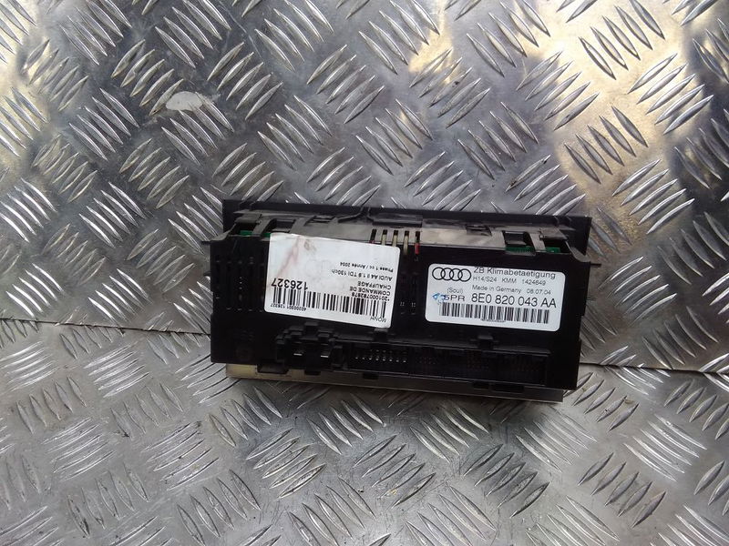 Commande de chauffage Audi A4 B6 Avant (8E5) 1.9 tdi (2001-2004)