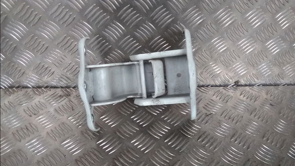 Charniere inf porte battante arg Nissan NV300 Camionnette (X82) 1.6 dci 120 (2016)