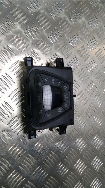 Commande de chauffage Toyota AYGO (_B4_) 1.0 vvti (kgb40) (2018)