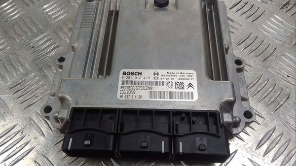 Calculateur moteur PEUGEOT 407