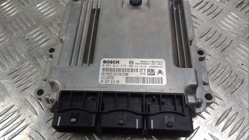 Calculateur moteur PEUGEOT 407