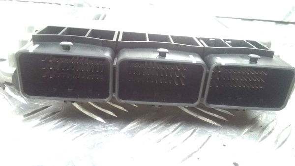Calculateur moteur PEUGEOT 407