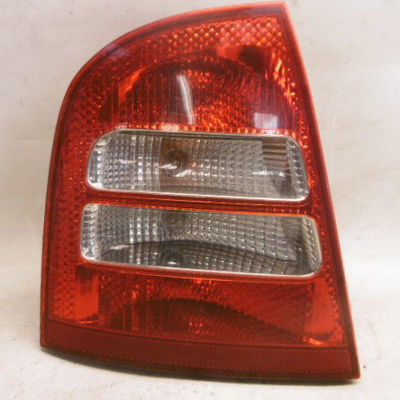 Feu arrière gauche SKODA OCTAVIA I