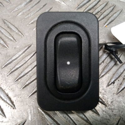 Commande lève-glace porte avant droite Opel CORSA C (X01) 1.7 di (f08, f68) (2000-2009)