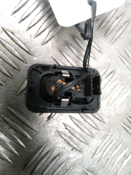 Commande lève-glace porte avant droite Opel CORSA C (X01) 1.7 di (f08, f68) (2000-2009)
