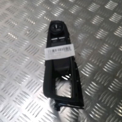 Commande lève-glace porte avant gauche Ford FIESTA VI (CB1, CCN) 1.0 ecoboost (2013)