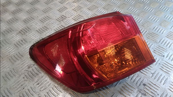 Feu arrière gauche Lexus IS II (_E2_) 220d (ale20) (2005-2012)