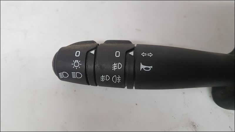 Commande clignotant Dacia LOGAN MCV (KS_) 1.5 dci (ks04) (2010-2013)