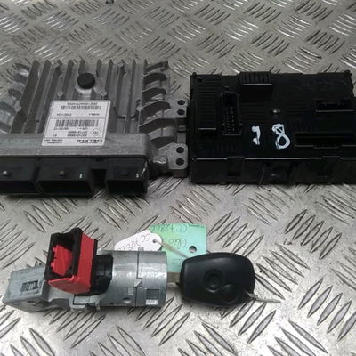 Calculateur moteur RENAULT CLIO