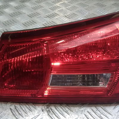 Feu arrière intérieur droit Lexus IS II (_E2_) 220d (ale20) (2005-2012)