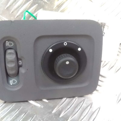 Commande rétroviseurs extérieures électriques Renault CLIO II (BB_, CB_) 1.4 (b-cb0c, b-cb0s) (1998-2005)