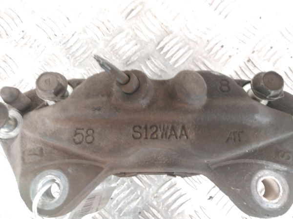Etrier de frein avant droit Toyota HILUX VII Pick-up (_N1_, _N2_, _N3_) 2.5 d-4d 4wd (kun25_) (2006-2015)