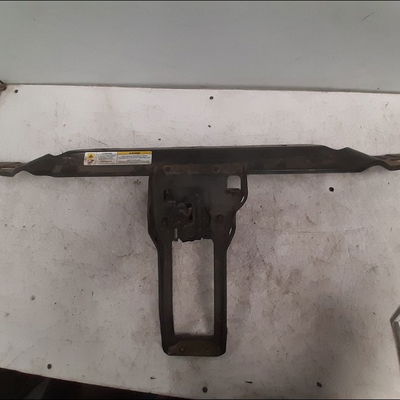 Traverse supérieure armature avant Jeep CHEROKEE (KJ) 2.8 crd 4x4 (2004-2008)