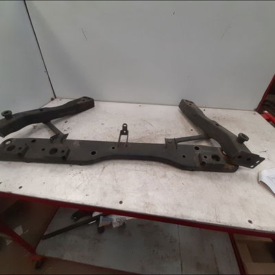 Traverse inférieure armature avant Nissan QASHQAI II SUV (J11, J11_) 1.2 dig-t (2013)