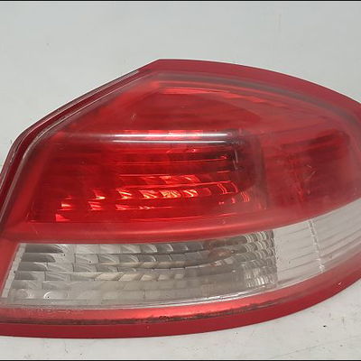Feu arrière droit Renault VEL SATIS (BJ0_) 2.0 dci (bj03) (2005)