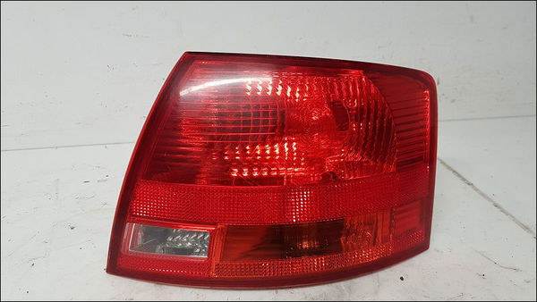 Feu arrière droit Audi A4 B7 Avant (8ED) 2.0 tdi 16v (2004-2008)