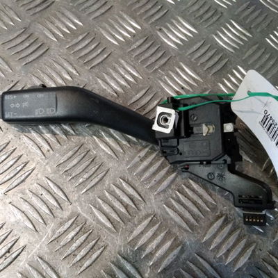 Commande clignotant Volkswagen TOURAN (1T1, 1T2) 1.6 fsi (2003-2007)