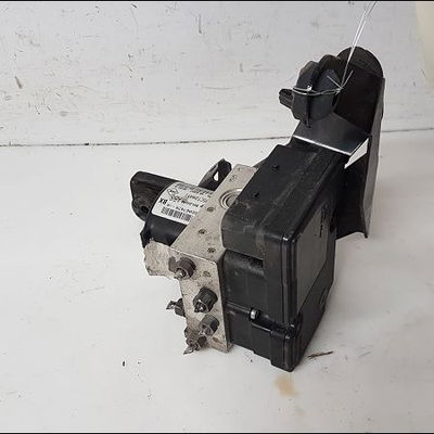 Unité hydraulique abs Renault MEGANE III 3-5 portes (BZ0-1_, B3_) 1.5 dci (bz0c) (2008-2015) 5 portes