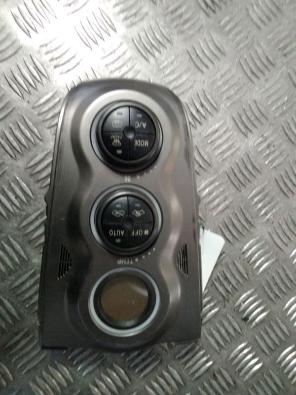 Commande de chauffage Toyota YARIS (_P9_) 1.4 d-4d (nlp90_) (2005-2012)