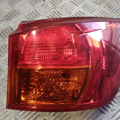 Feu arrière droit Lexus IS II (_E2_) 220d (ale20) (2005-2012)