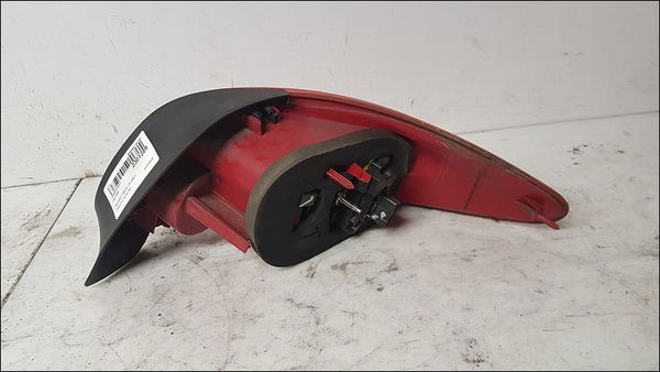 Feu arrière gauche Peugeot 206 CC (2D) 1.6 16v (2dnfuf, 2dnfur) (2000-2007) 2 portes