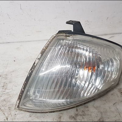 Clignotant gauche Mazda 323 F VI (BJ) 1.5 16v (bj5w) (1998-2001)