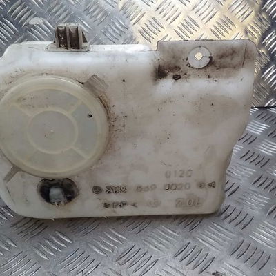 Reservoir lave-glace avant Mercedes-benz CLK (C208) Clk 200 kompressor (208.344) (2000-2002)