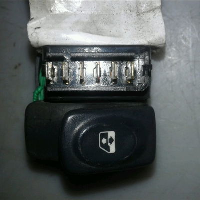 Commande lève-glace porte avant gauche RENAULT CLIO II  1.2i 8v 60ch