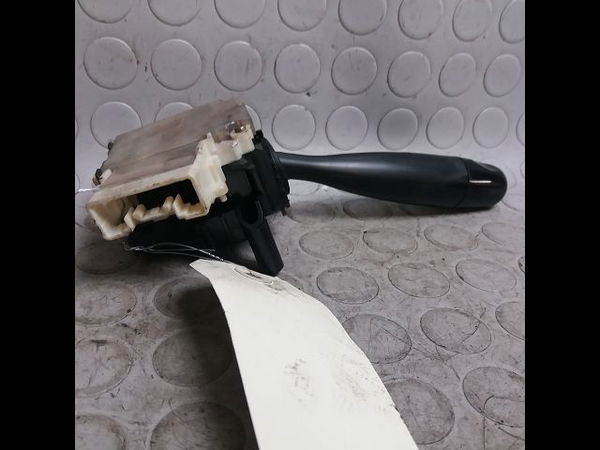 Commande eclairage Toyota YARIS VERSO (_P2_) 1.3 (ncp20_, ncp22_) (1999-2002)