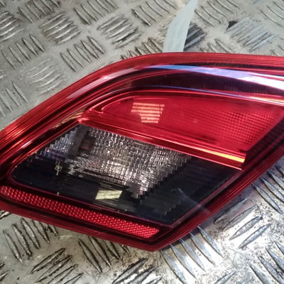 Feu arrière intérieur droit Opel CORSA E (X15) 1.4 (08, 68) (2014)