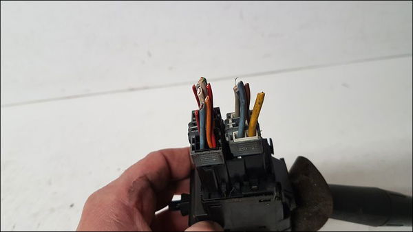 Commande clignotant Peugeot 306 3-5 portes (7A, 7C, N3, N5) 1.9 d (1994-2001)