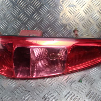 Feu arrière gauche Peugeot 807 (EB_) 2.2 hdi (2002)