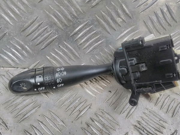 Commande clignotant Toyota COROLLA (_E12_) 1.4 vvt-i (zze120_) (2001-2007)