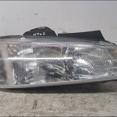 Phare droit Peugeot 406 Break (8E-F) 1.9 td (1996-2004)