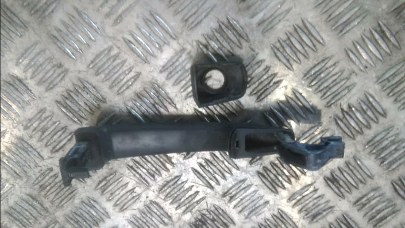 Poignee ext porte avg Citroën C4 I (LC_) 1.4 16v (2004-2011)