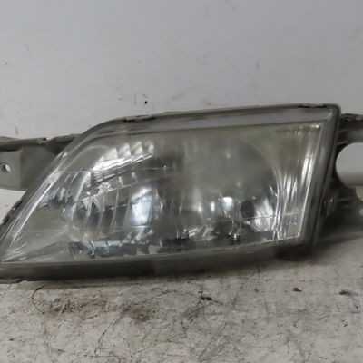 Phare gauche Mazda PREMACY (CP) 2.0 td (2000-2005)