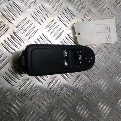 Commande lève-glace porte avant gauche Citroën C3 II (SC_) 1.4 hdi 70 (sc8hzc, sc8hr0, sc8hp4) (2009) 5 portes