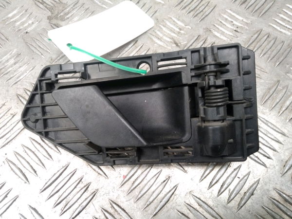 Poignee int porte avd Citroën BERLINGO - BERLINGO FIRST Monospace (MF_, GJK_, GFK_) 1.6 hdi 90 (mf9hx) (2005-2008)