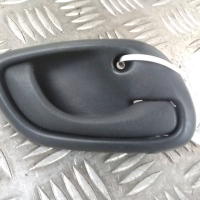 Poignee int porte avd Suzuki GRAND VITARA I (FT, HT) 1.6 4x4 (sq 416) (1998-2003)