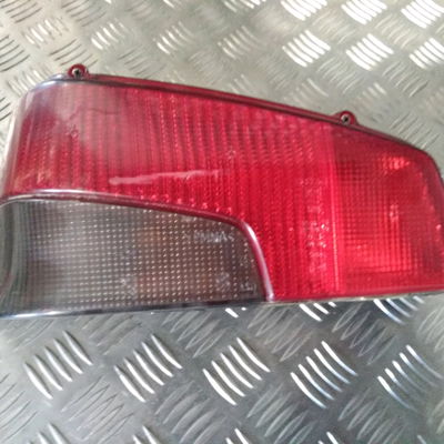 Feu arrière droit PEUGEOT 106