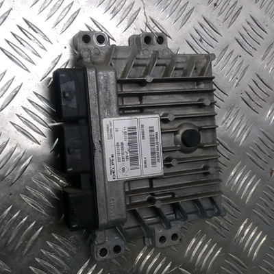 Calculateur moteur Renault TWINGO II (CN0_) 1.5 dci 75 (2010) 3 portes