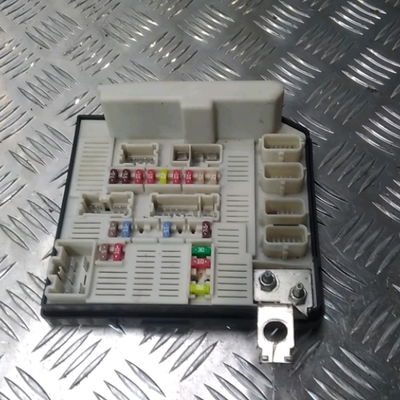 Platine fusible av Renault MEGANE II (BM0-1_, CM0-1_) 1.5 dci (bm1e, cm1e) (2005-2008)