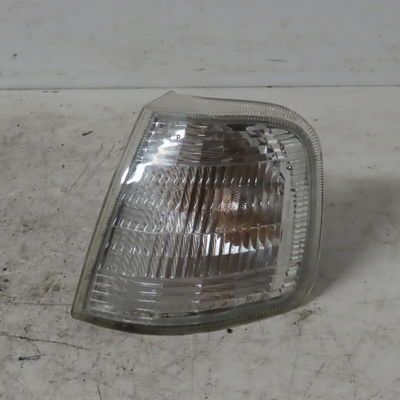 Clignotant gauche Peugeot 405 II (4B) 1.9 d (1994-1995)