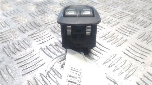 Commande lève-glace porte avant gauche Peugeot 306 (7B, N3, N5) 1.9 d (1998-2001)