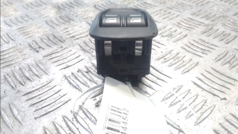 Commande lève-glace porte avant gauche Peugeot 306 (7B, N3, N5) 1.9 d (1998-2001)