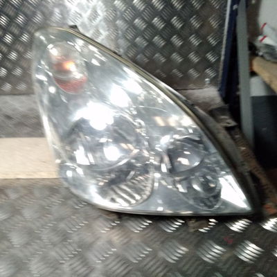 Phare droit Toyota COROLLA Verso (ZER_, ZZE12_, R1_) 1.8 (znr11_) (2004-2009)