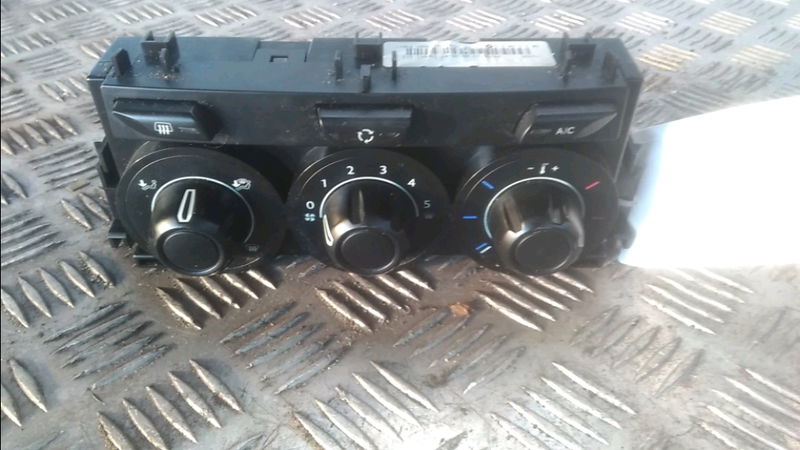 Commande de chauffage Citroën C3 II (SC_) 1.4 hdi 70 (sc8hzc, sc8hr0, sc8hp4) (2009) 5 portes