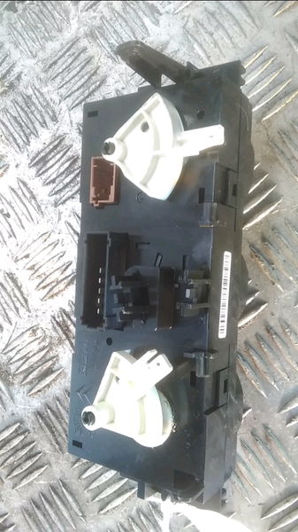 Commande de chauffage Citroën C3 II (SC_) 1.4 hdi 70 (sc8hzc, sc8hr0, sc8hp4) (2009) 5 portes